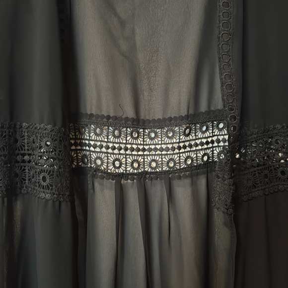 JC Sunny Kimono with lace detail wide sleeves fits like a large - Picture 3 of 5